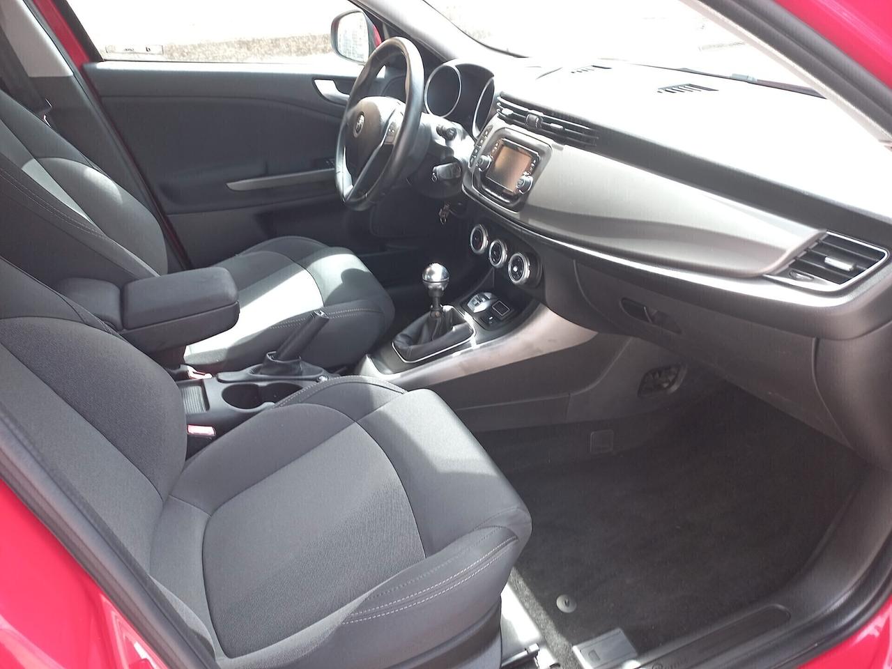 Alfa Romeo Giulietta 1.6 JTDm-2 120 CV Distinctive