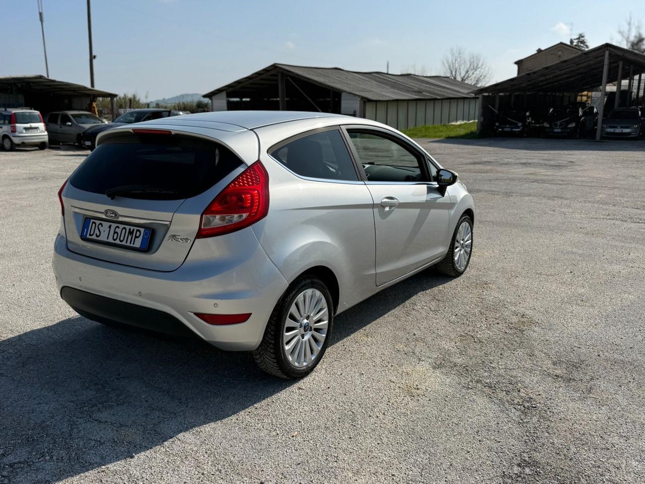 Ford Fiesta Titanium 1.2 benzina Unipro NEOPATENTATI
