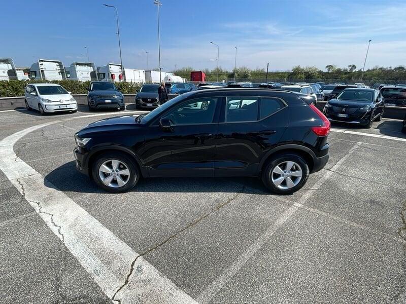 Volvo XC40 T2 Momentum AUTOCARRO