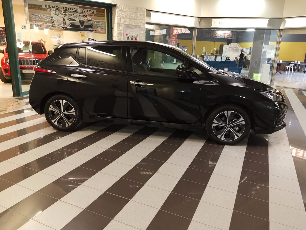 Nissan Leaf N-Connecta 40 kWh 06/2021