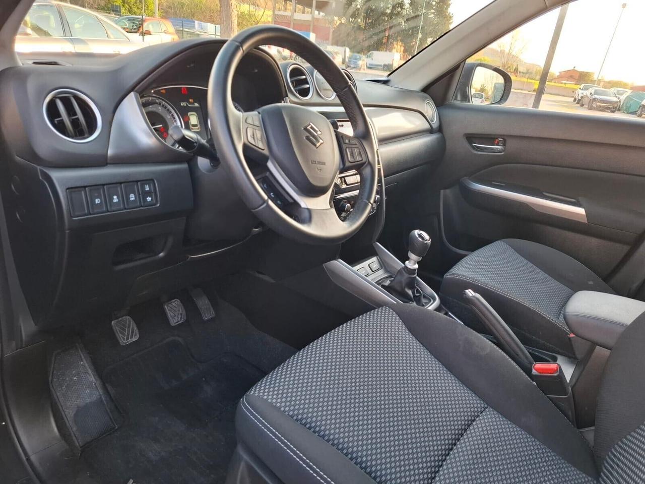 Suzuki Vitara 1.4 Hybrid Top