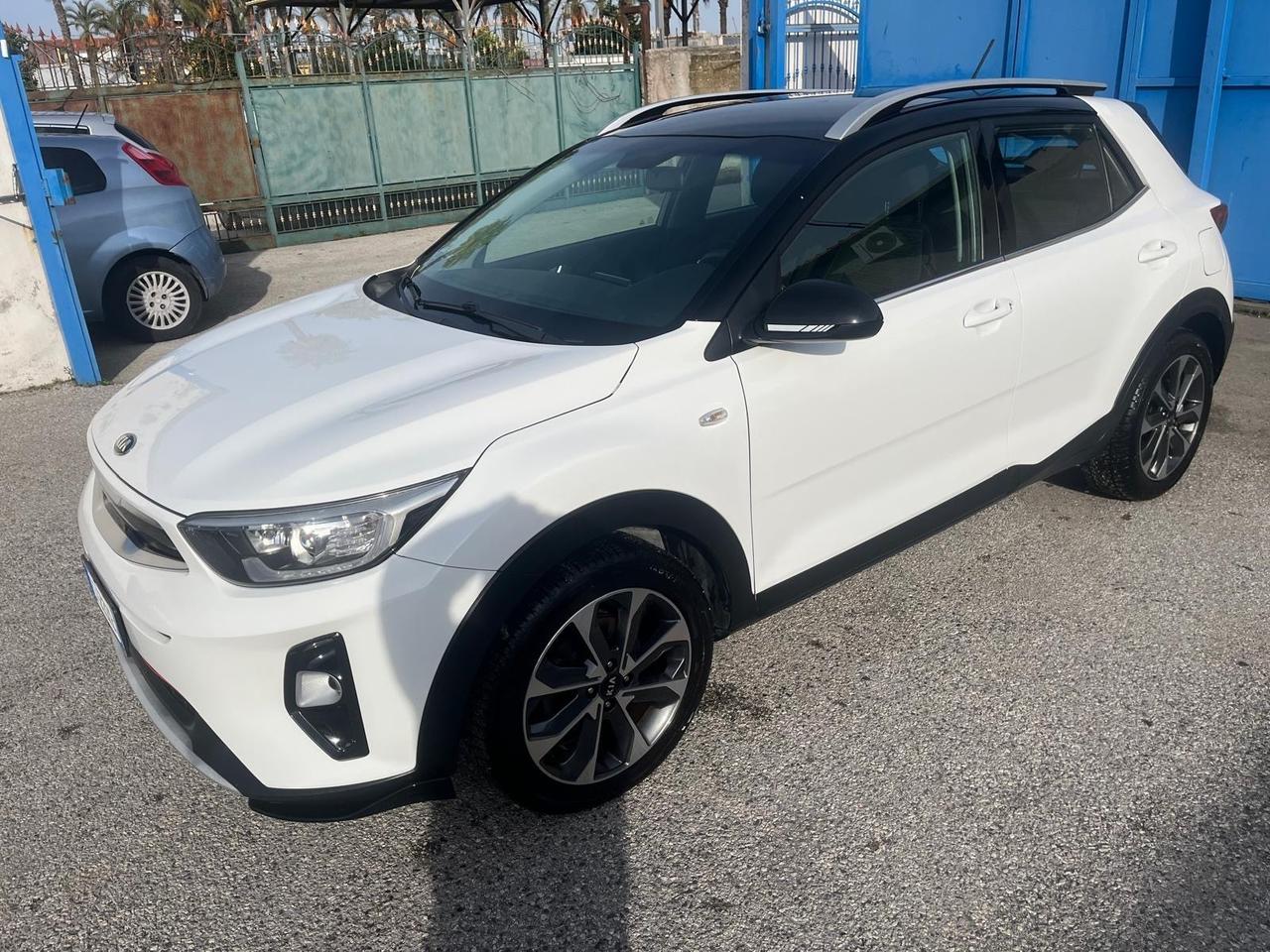 Kia Stonic -1.4MPI-gpl style design pack-2019