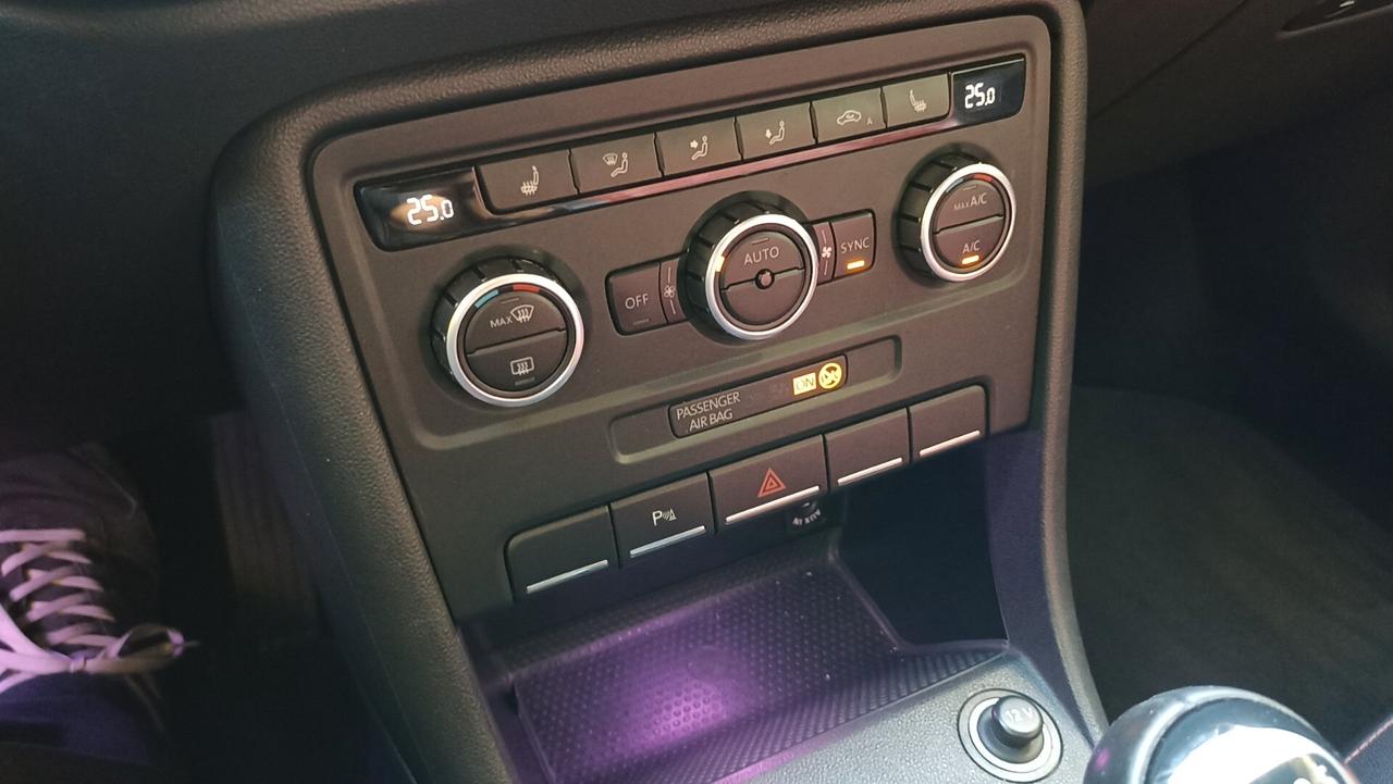 Volkswagen Maggiolino Cabrio 1.6 TDI Design 50° anniversario