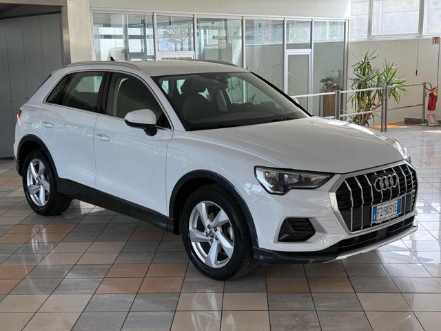 AUDI Q3 35 TDI S tronic Business