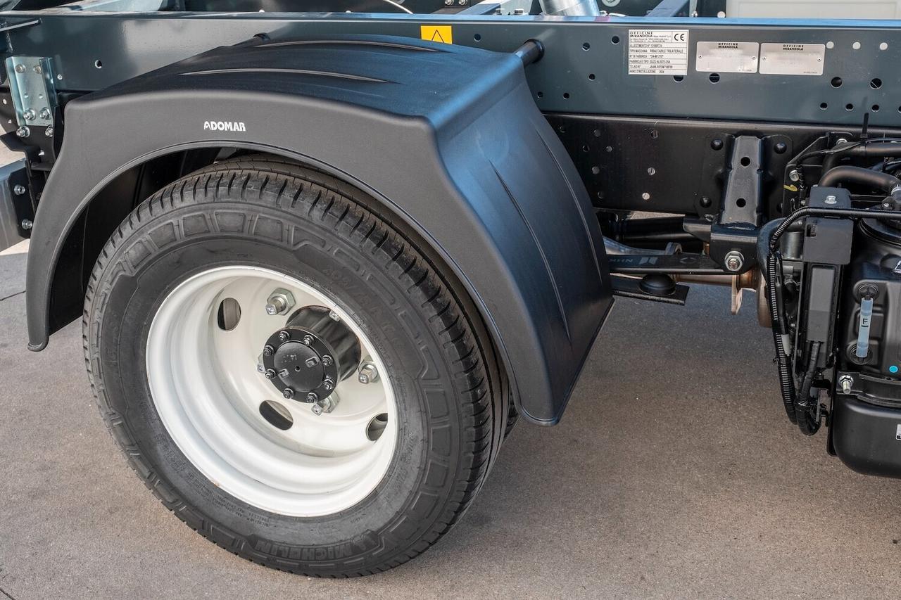 ISUZU M21 TT passo E A/C – Rib. 3 Lati TITAN