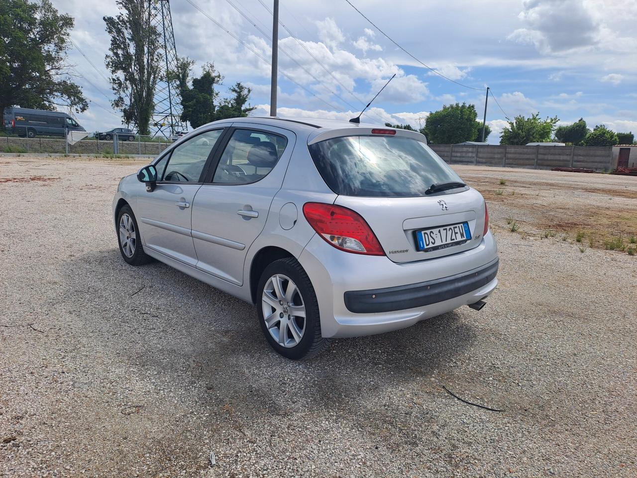 Peugeot 207 1.6 HDi 90CV 5p. XS