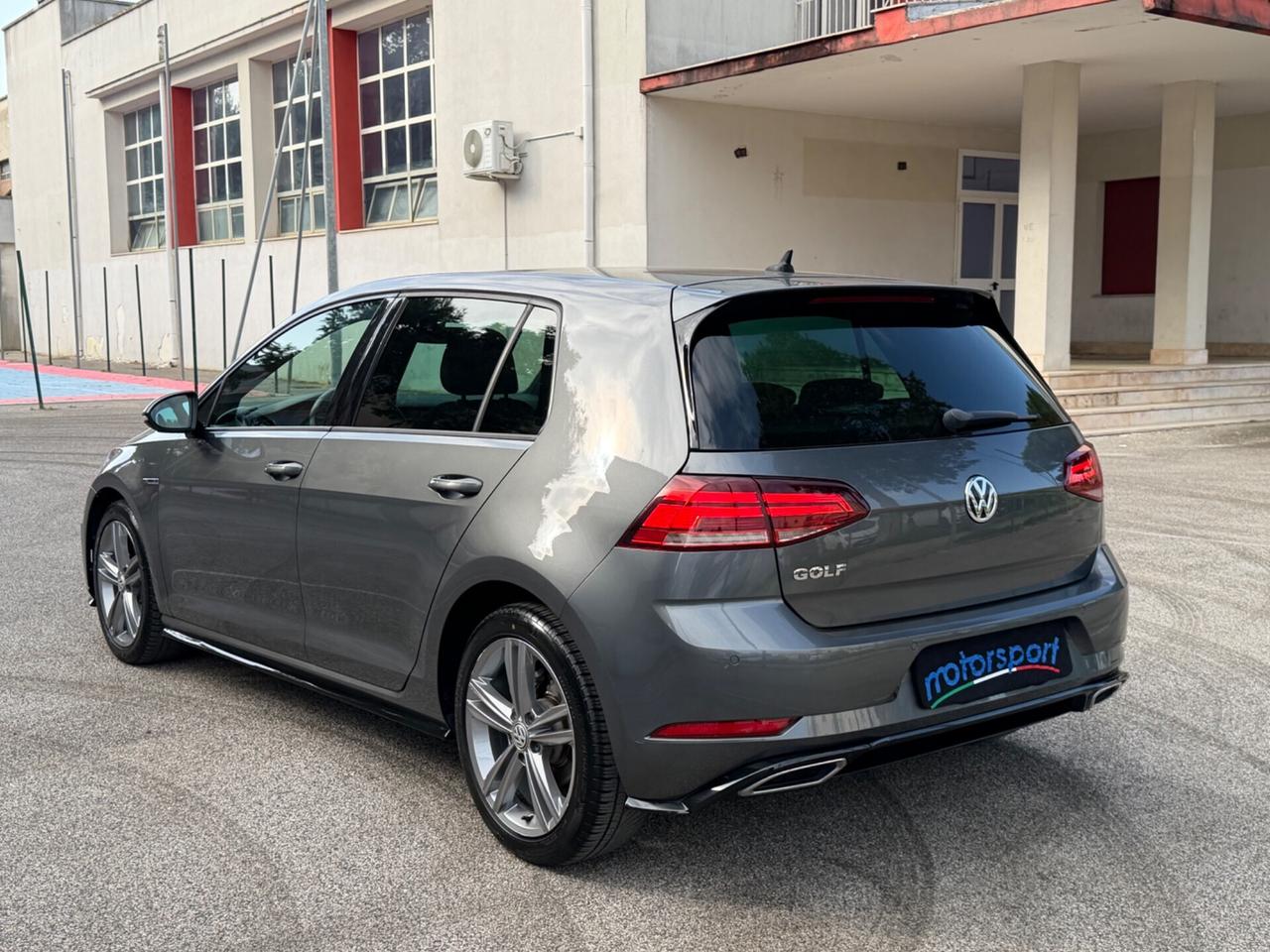 Volkswagen Golf 7.5 1.6 TDI R-Line