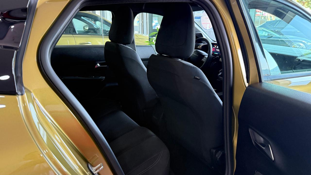 Lancia Ypsilon Hybrid e-DCT