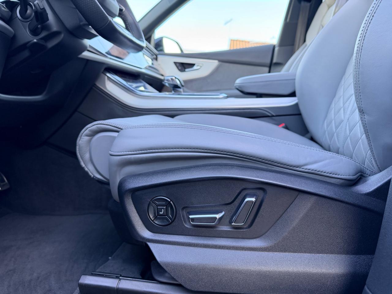 Audi Q8 50 TDI 286 CV quattro tiptronic S-Line tetto