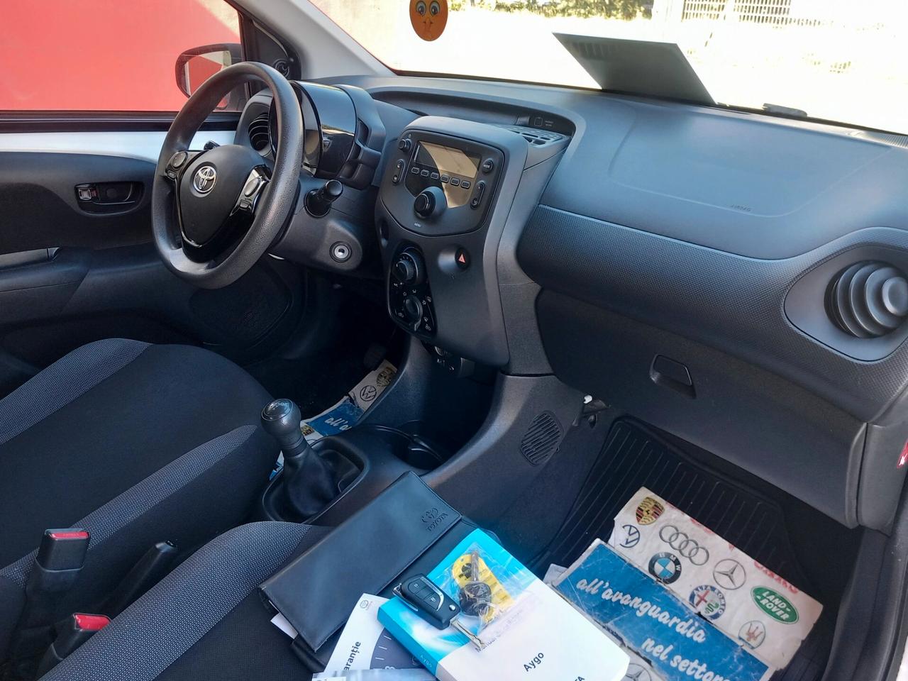 Toyota Aygo Connect 1.0 VVT-i 72 CV 5 porte x-play