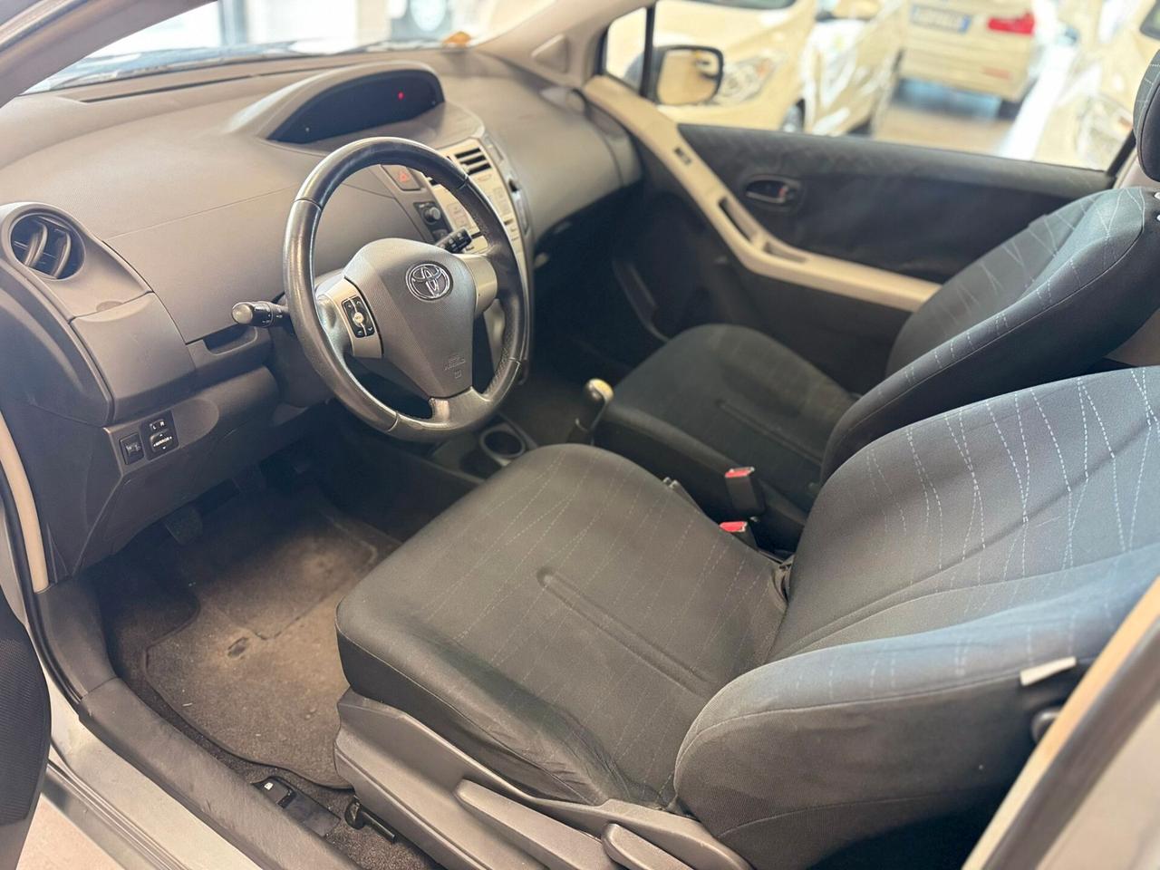 Toyota Yaris 1.0 3 porte Sol