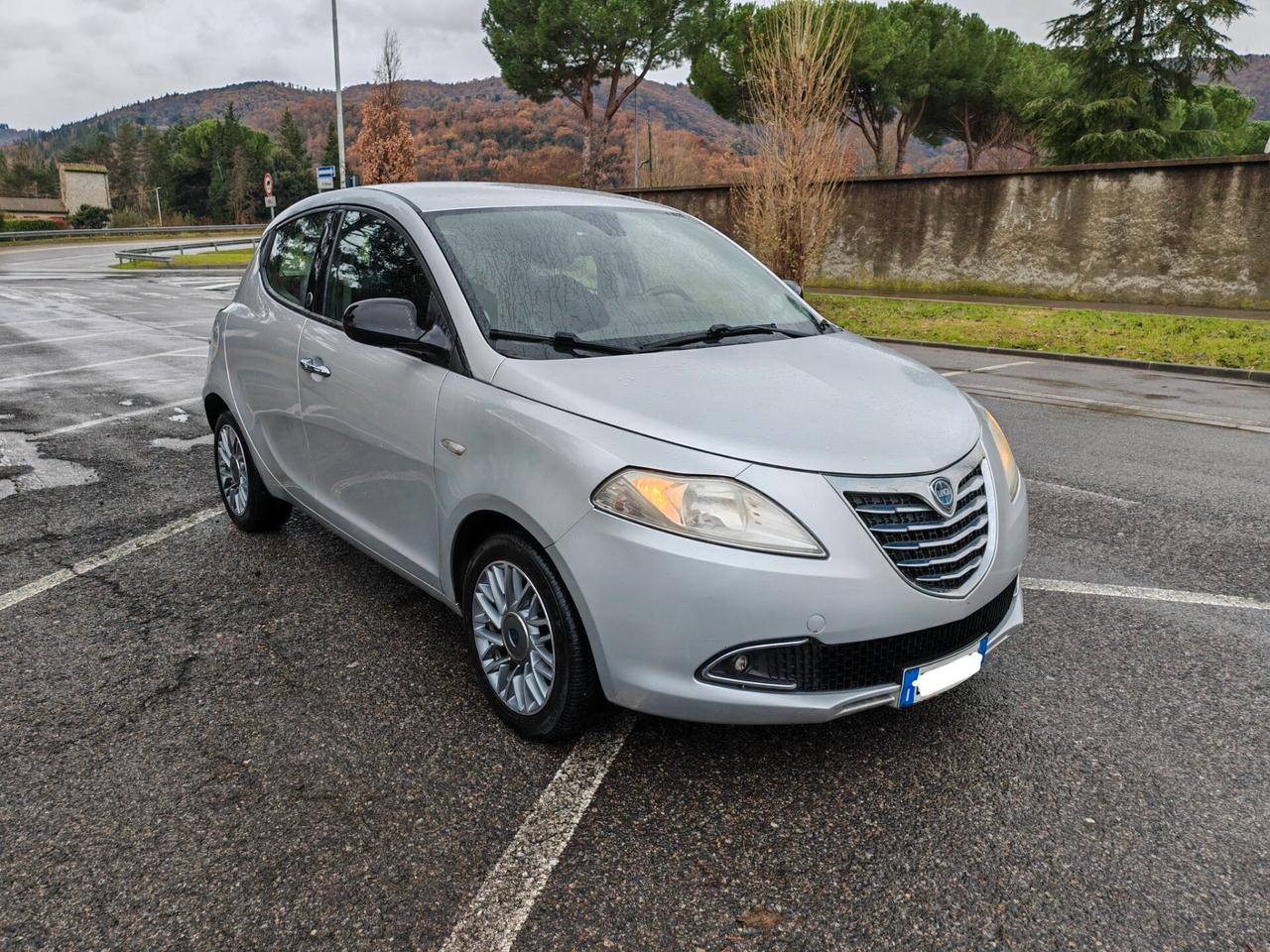 Lancia Ypsilon 1.2 69 CV 5 porte GPL Ecochic Silver