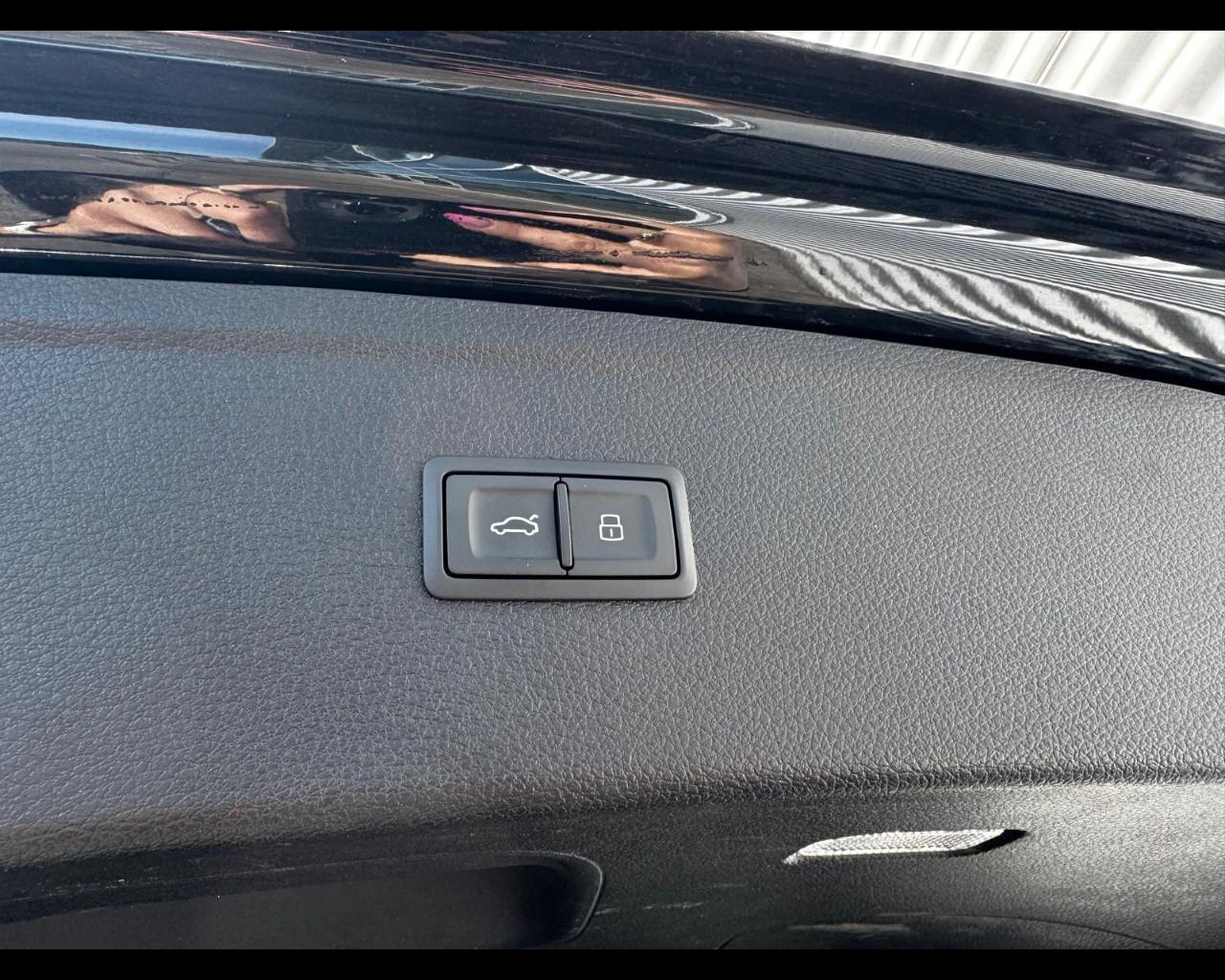 AUDI Q5 40 TDI MHEV S-TRONIC QUATTRO S-LINE