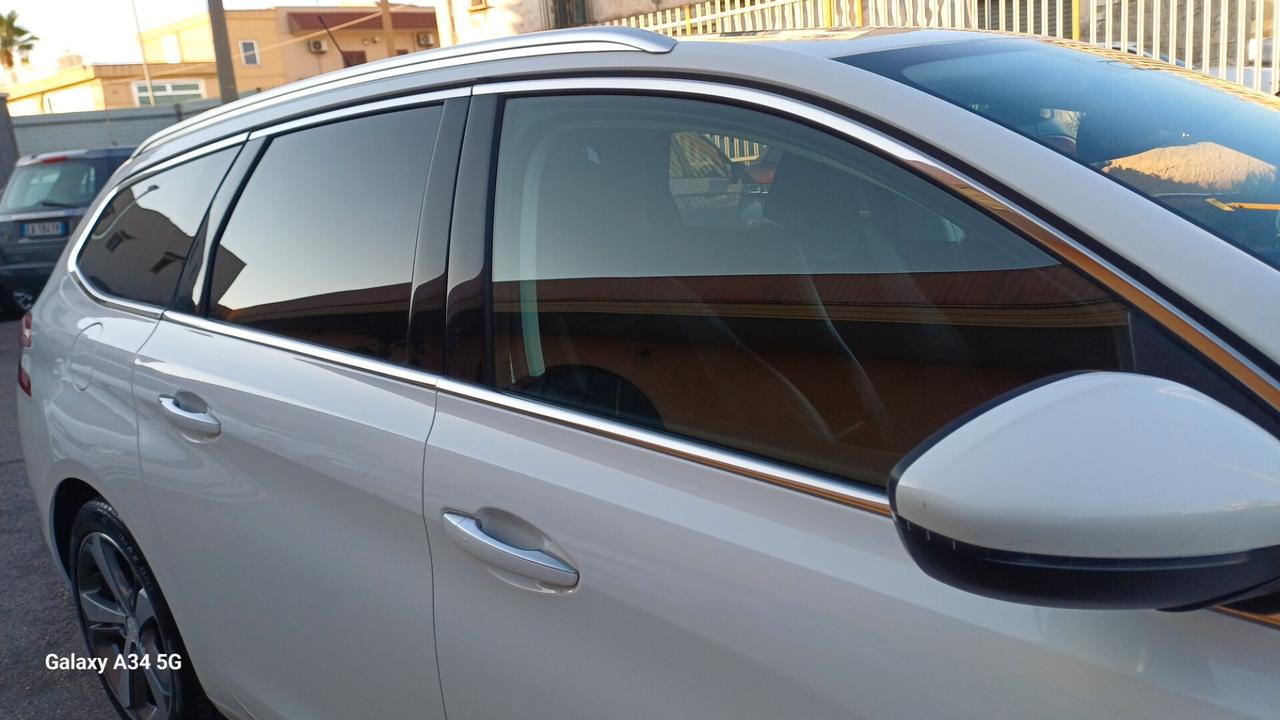 Peugeot 308 1.6 e-HDi 115 CV Stop&Start Allure