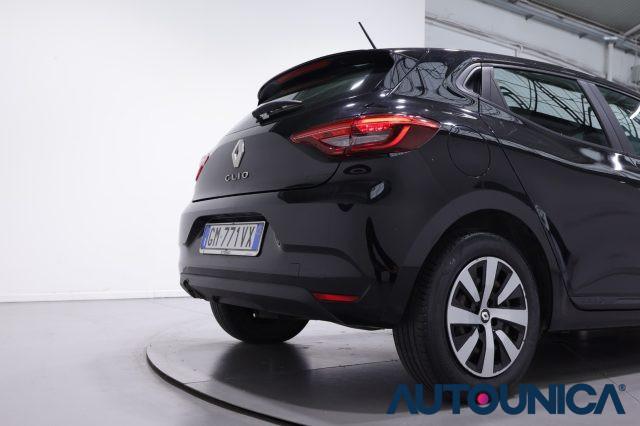 RENAULT Clio TCE 90 CV 5 PORTE EQUILIBRE NEOPATENTATI FARI LED