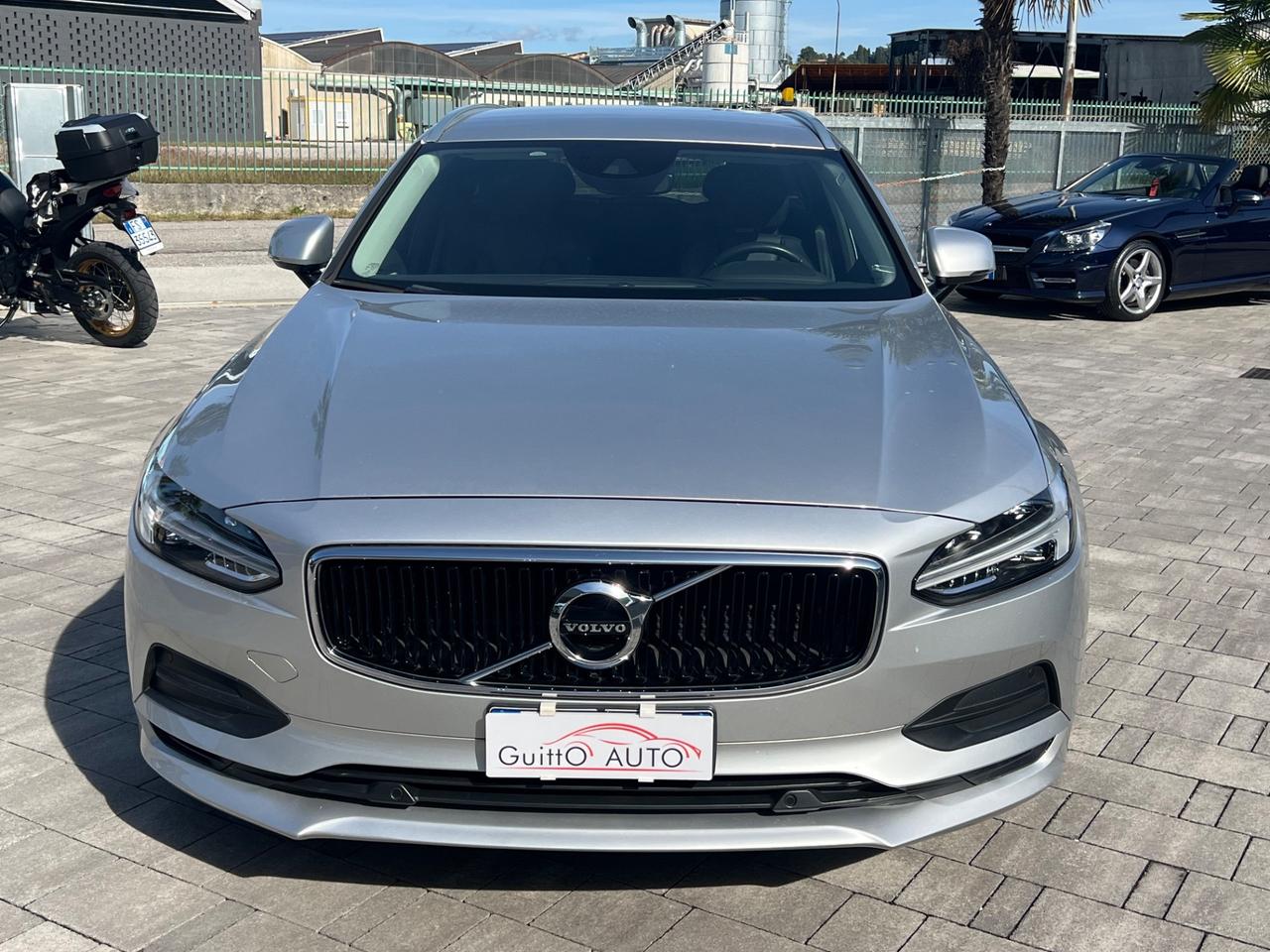 Volvo V90 D3 Momentum FINANZIABILE