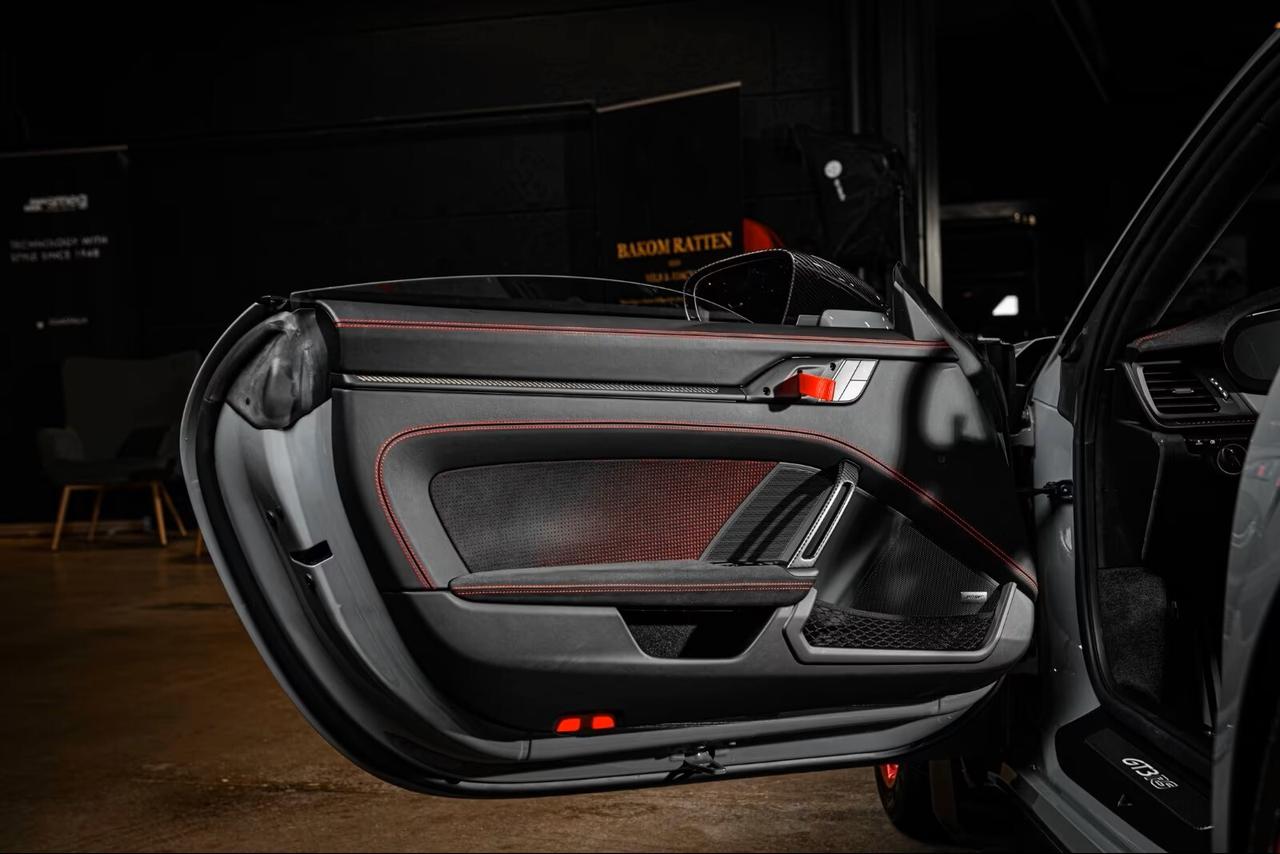 Porsche 911 GT3 RS Weissach