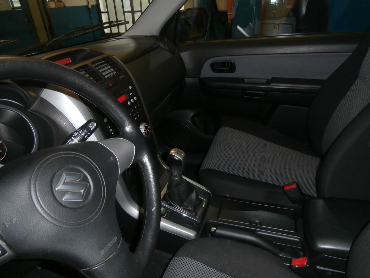 Suzuki Grand Vitara 1.6 16V 3 porte 100000km