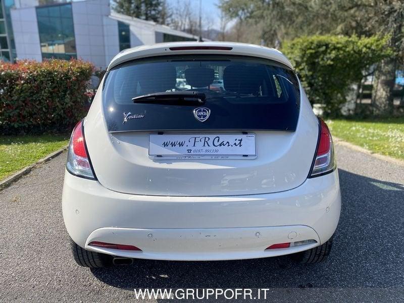 Lancia Ypsilon 1.2 69 CV 5 porte Silver