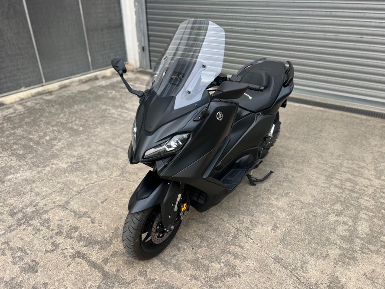 YAMAHA T-MAX 560