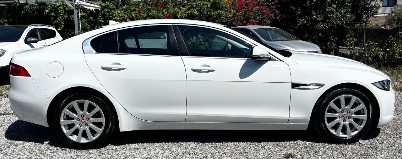 Jaguar XE 2.0 D Turbo aut. Portfolio