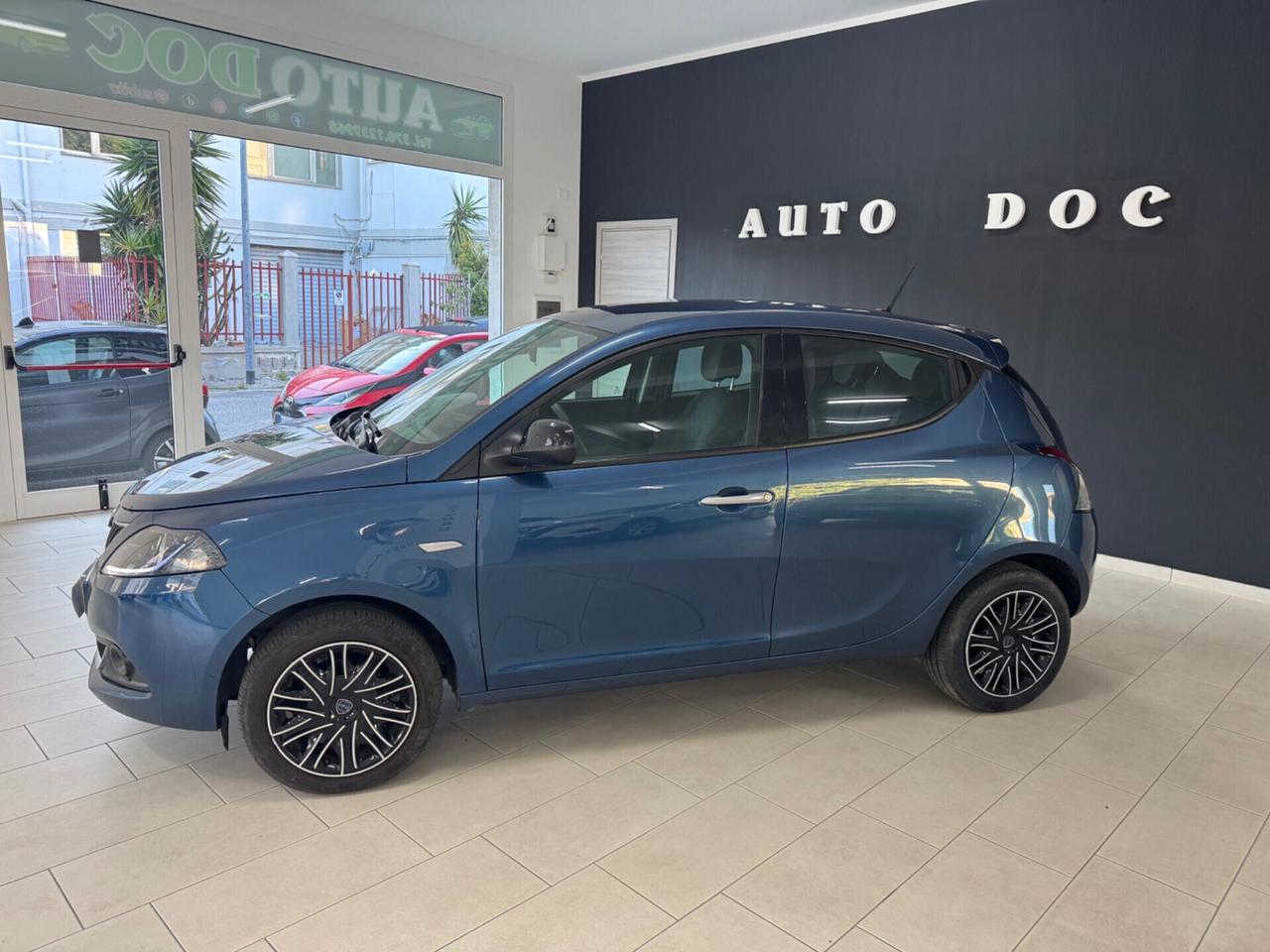 Lancia Ypsilon 1.0 FireFly 5 porte S&S Hybrid Silver Plus