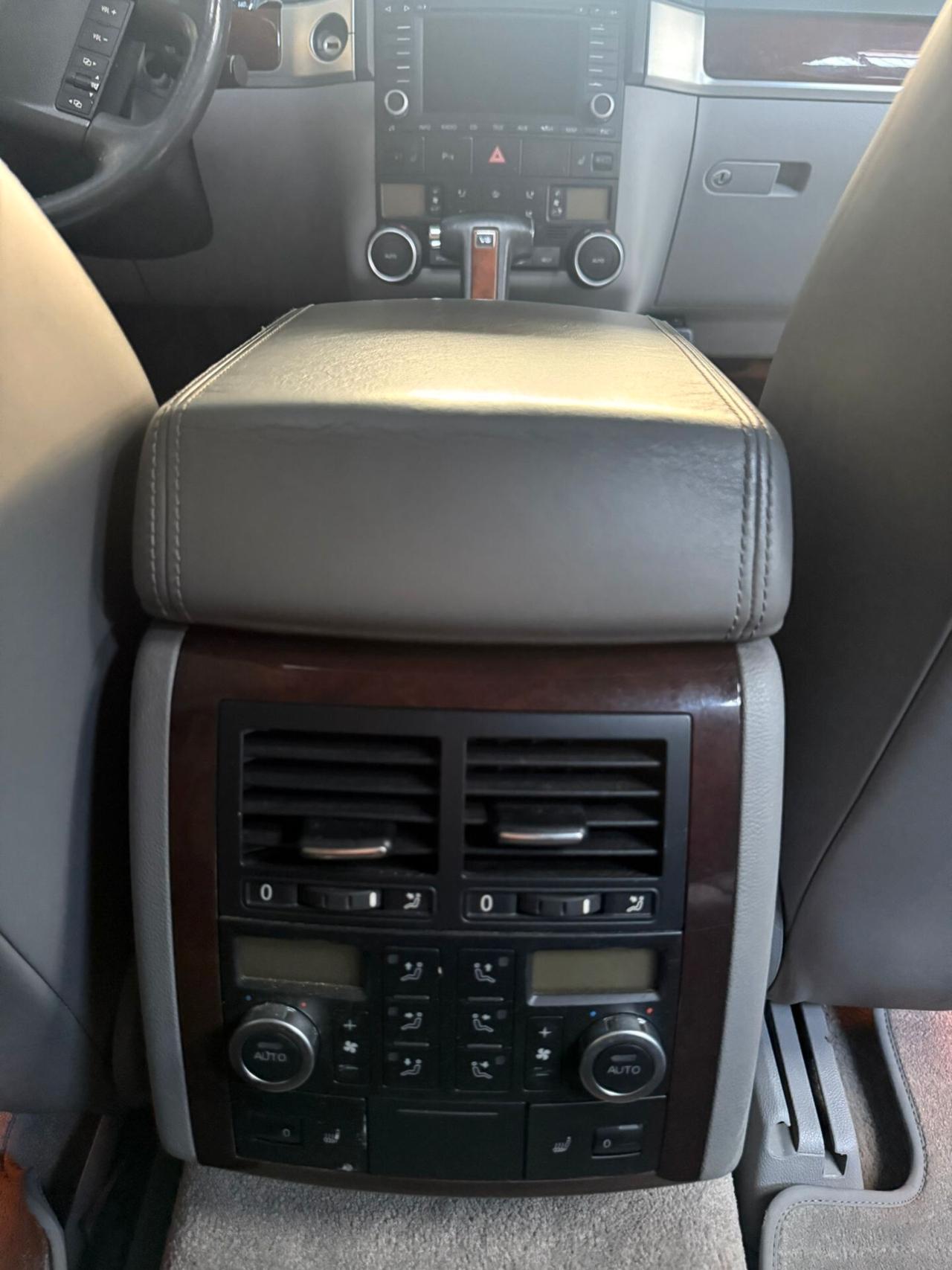 INTROVABILE TOUAREG 4.2 V8 ASI E GANCIO TRAINO