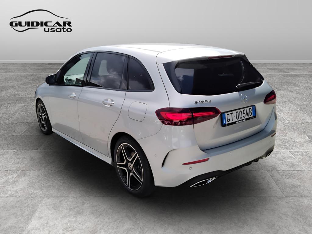 Mercedes-Benz Classe B - W247 2023 - B 180 d AMG Line Premium auto