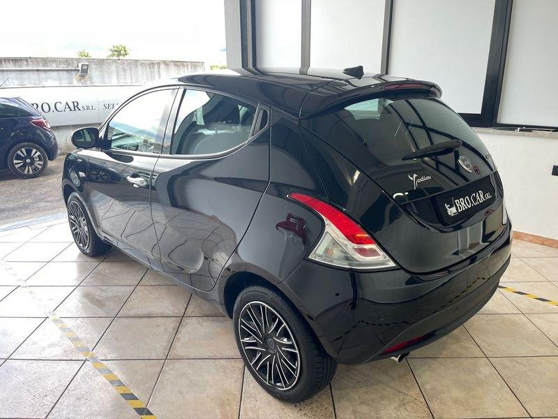 Lancia Ypsilon 1.0 FireFly 70cv S&S Hybrid GOLD PLUS