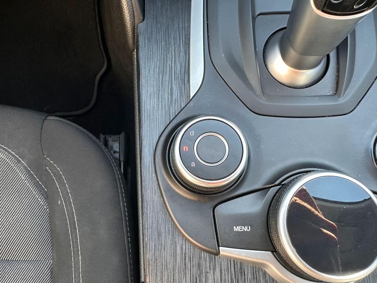 Alfa Romeo Giulia 2.2 Turbodiesel 160 CV AT8 Sport-Tech