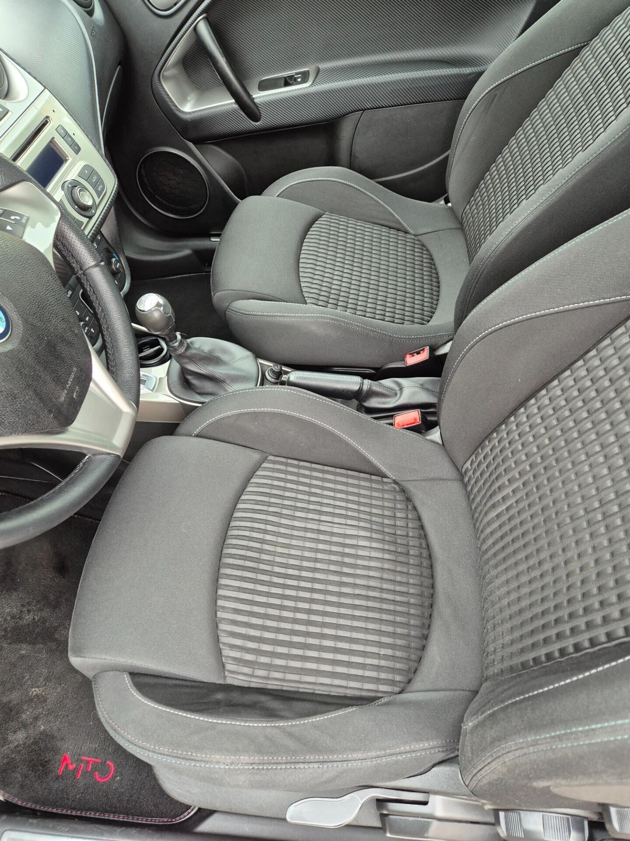 Alfa Romeo MiTo 1.6 JTDm 16V Distinctive Sport Pac