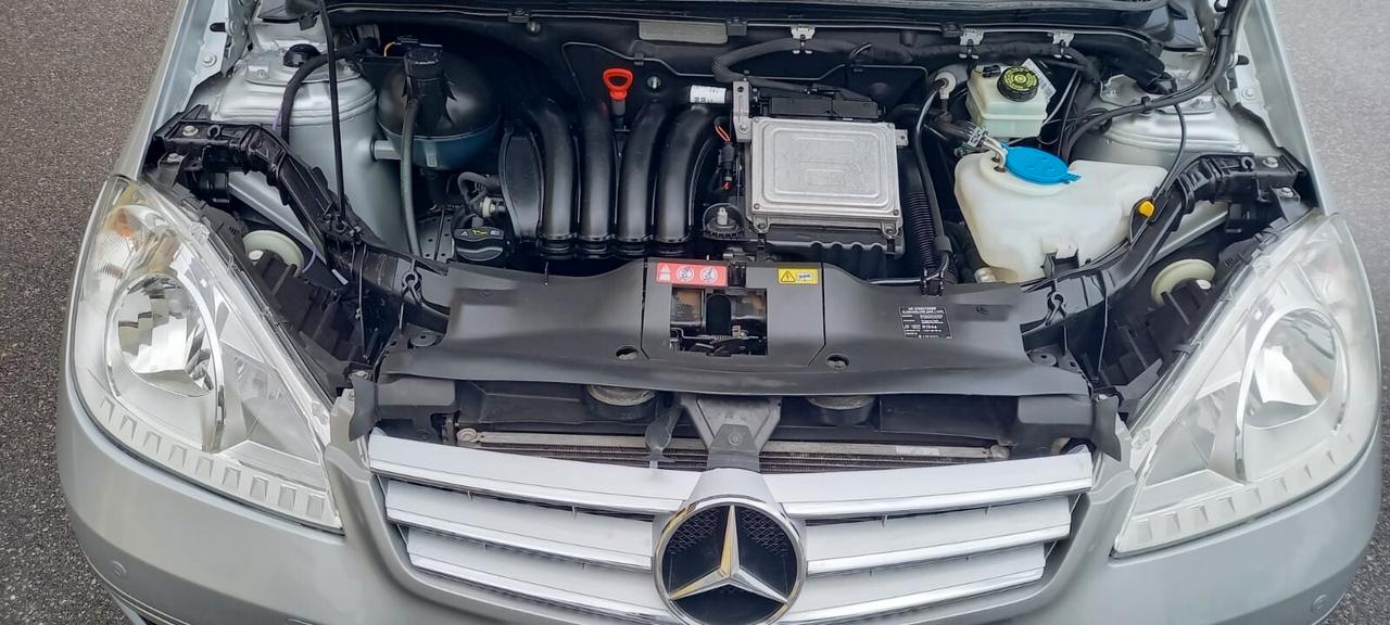 Mercedes-Benz Classe A 160 All. Avantgarde Benzina cc. 1.5 CV. 95 Automatica 5 Porte 5 Posti Euro 5 Utilizzabile anche per i Neopatentati.
