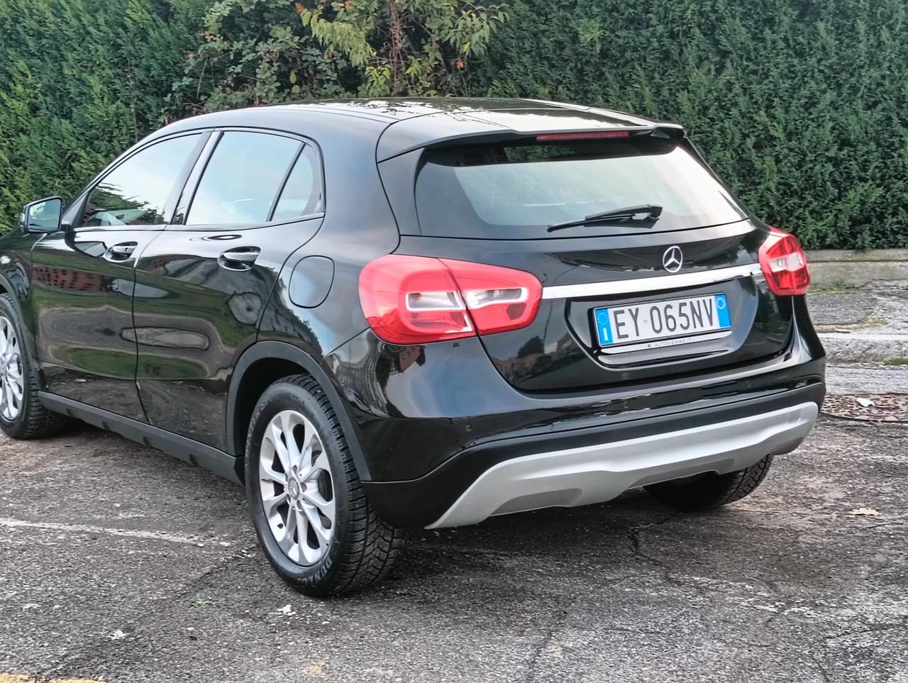 Mercedes-benz GLA 180 d Premium..CELL 320 147 1147 WUATSAPP