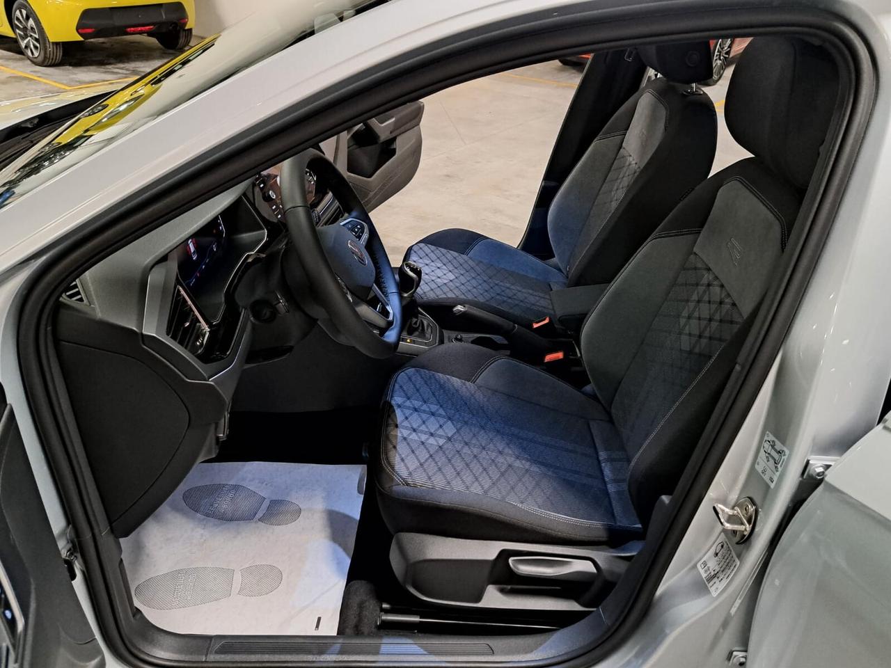 Volkswagen Taigo 1000 TSI 116CV R-Line Km.0