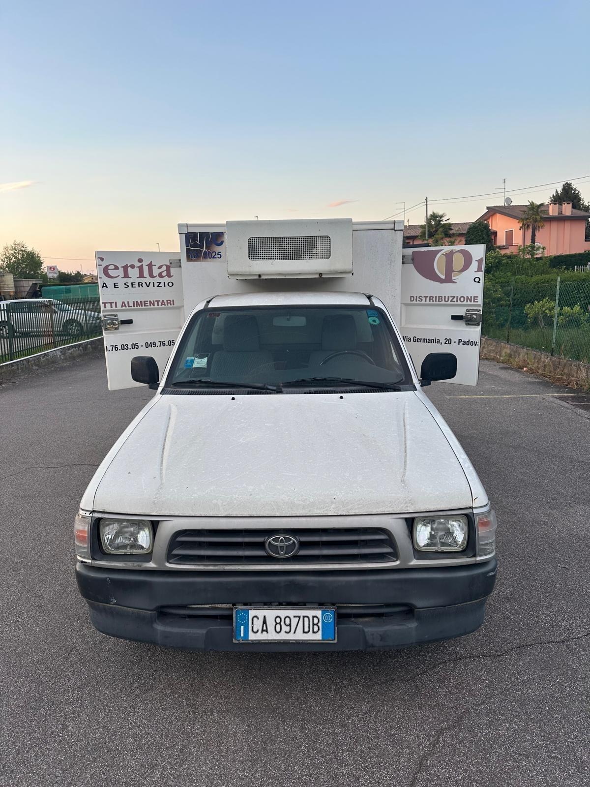 Toyota Hilux 2.5 D-4D 2WD 2p. Cabinato