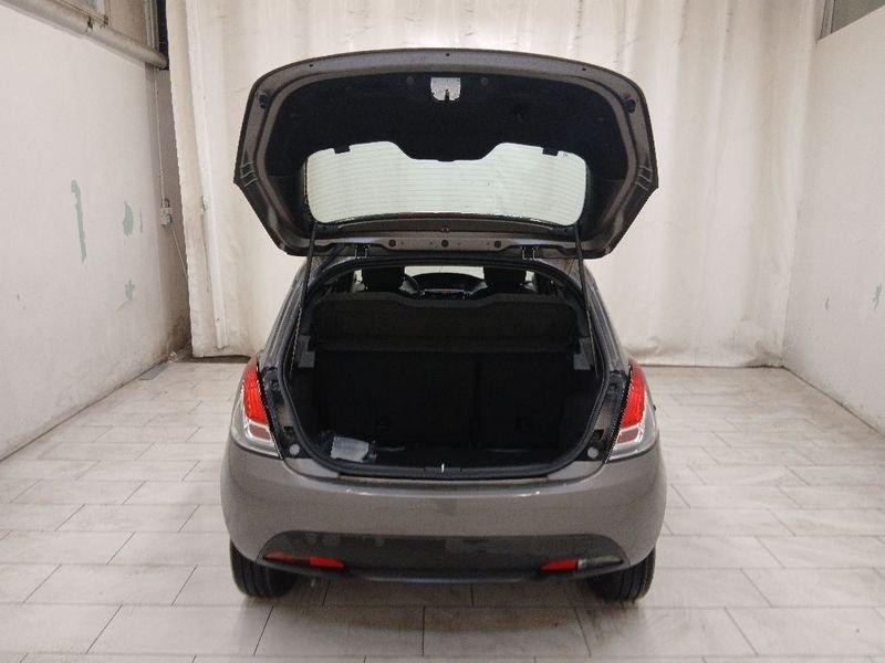 Lancia Ypsilon 1.0 firefly hybrid Oro s&s 70cv