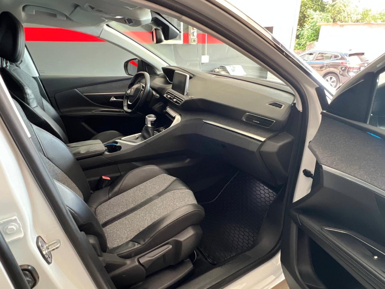Peugeot 5008 BlueHDi 120 S&S Allure