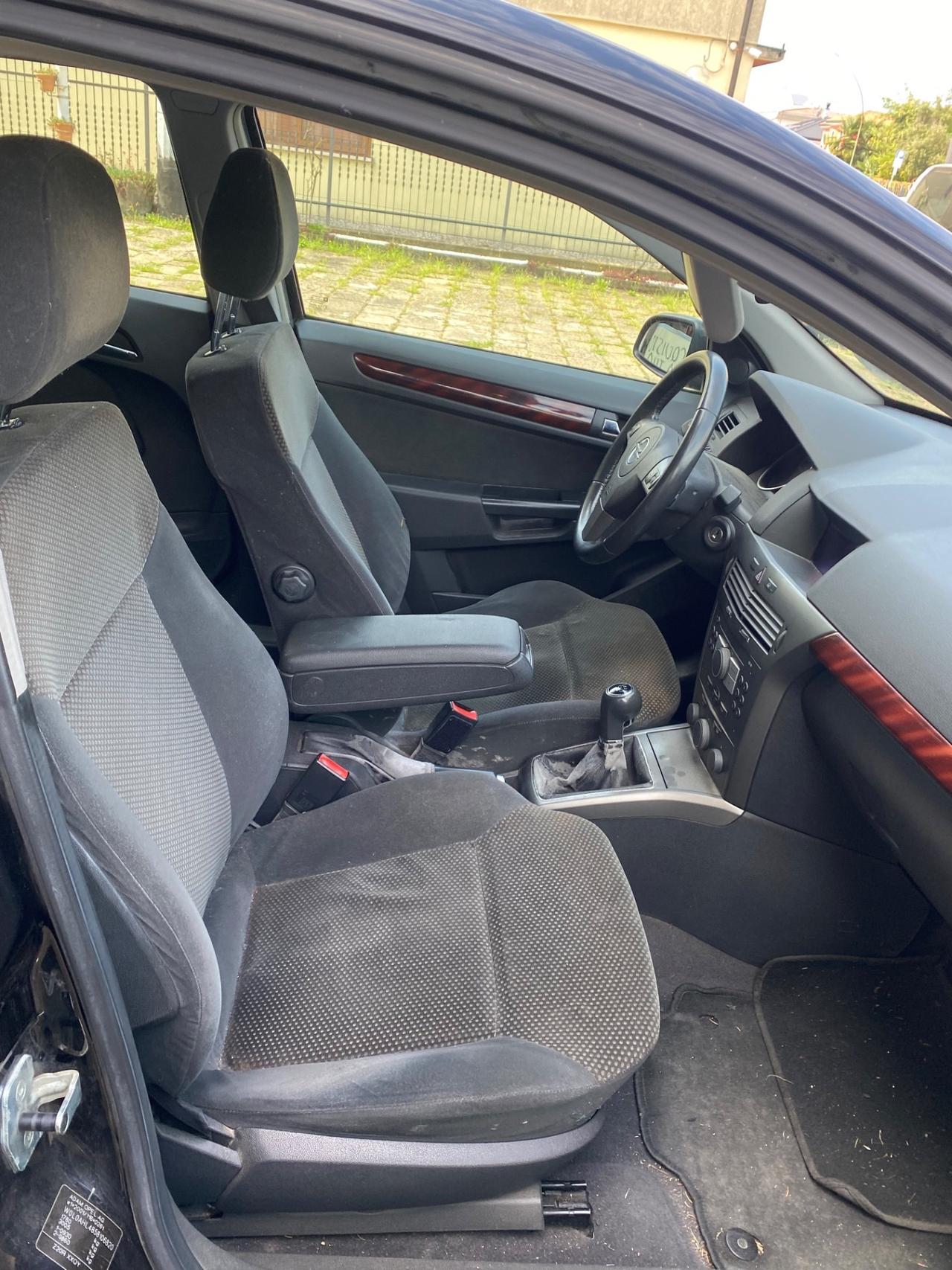 Opel Astra 1.6 16V Twinport 5 porte Cosmo