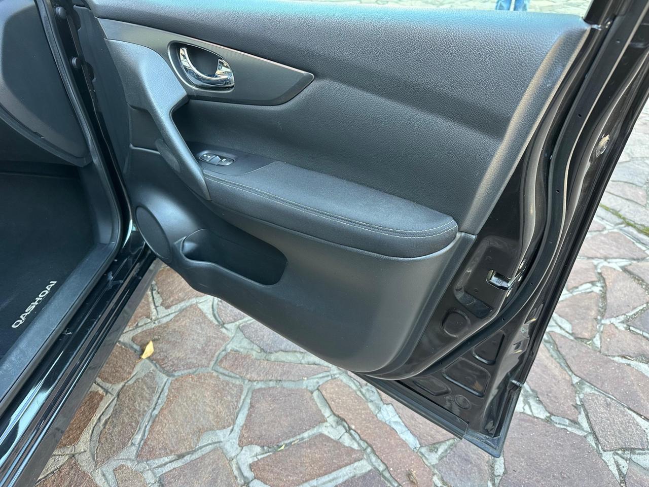 Nissan Qashqai 1.5 dCi N-Connecta