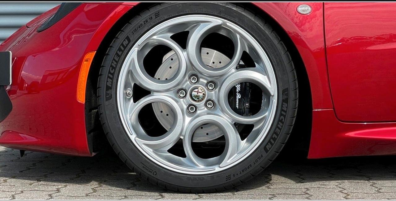 Alfa Romeo 4C 1750 TBi
