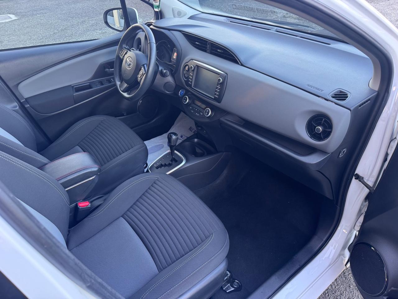 Toyota Yaris 1.5 Hybrid 5 porte Business