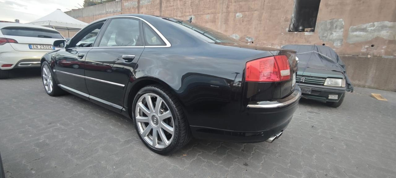 Audi A8 S8 5.2 V10 quattro tiptronic