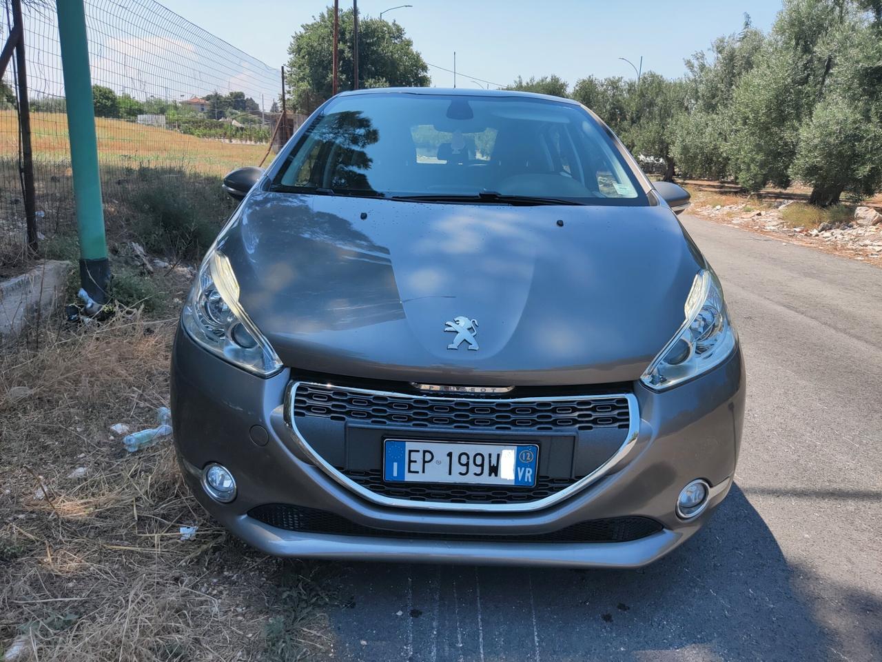 Peugeot 208 1.4 HDi 68 CV 5 porte Allure
