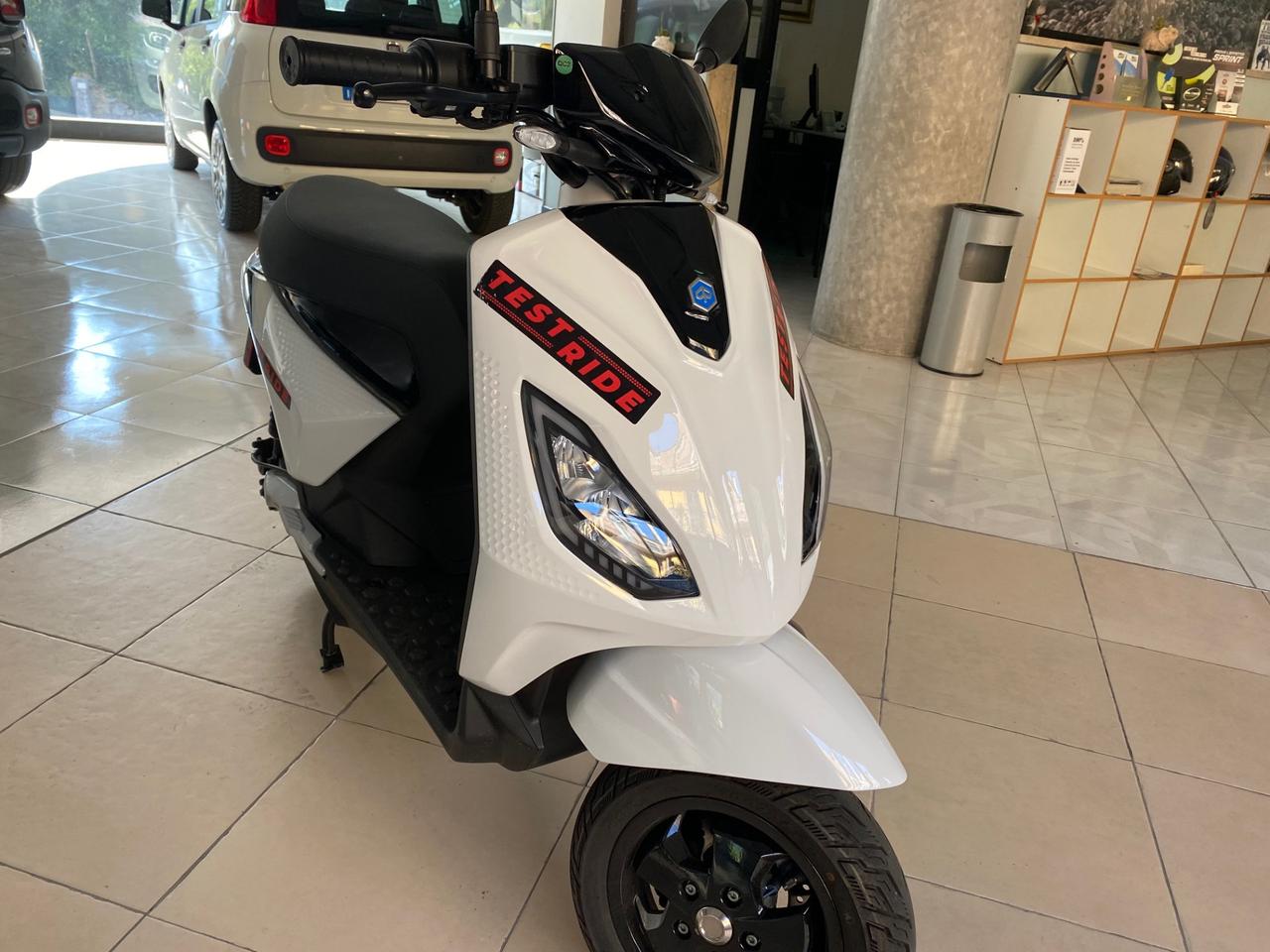 PIAGGIO ONE ACTIVE (2.7 KWH)