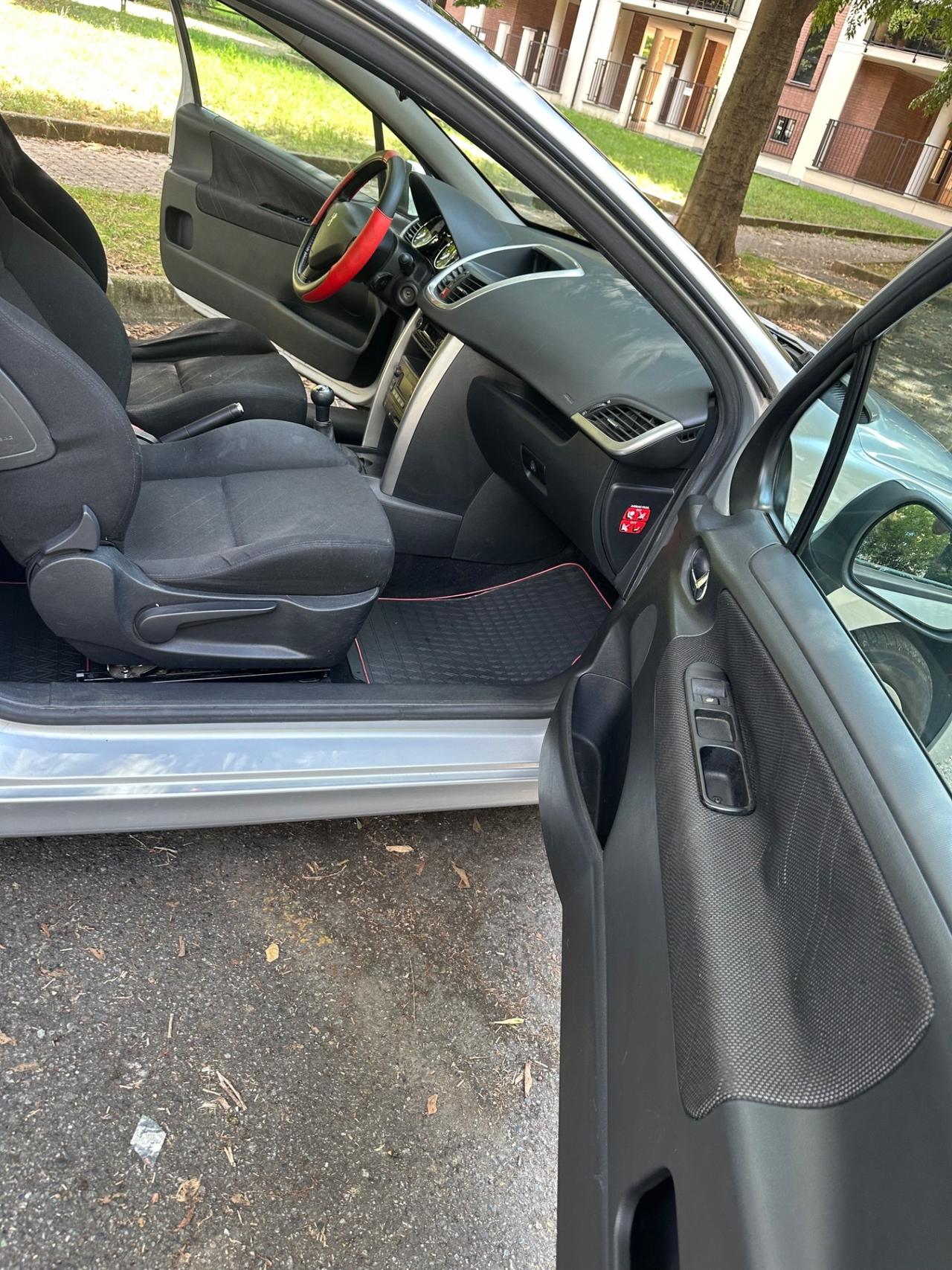 Peugeot 207 1.6 HDi 110CV 3p. XS