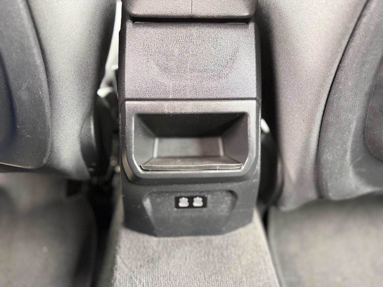 Bmw 116 116d 5p. Business Advantage