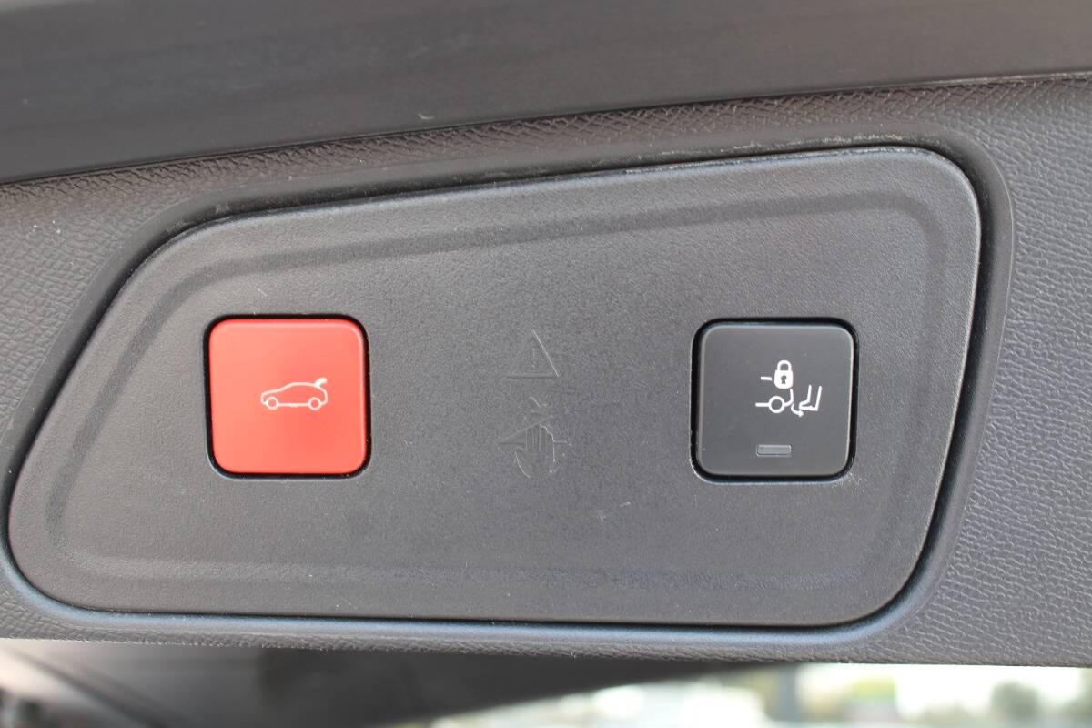 Peugeot 3008 II 1.6 Hybrid phev GT Pack 300cv con Tetto Apribile