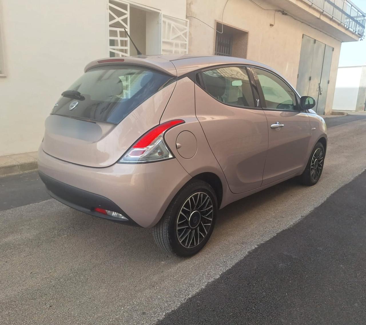 Lancia Ypsilon 1.3 MJT 16V 95 CV 5 porte S&S Gold