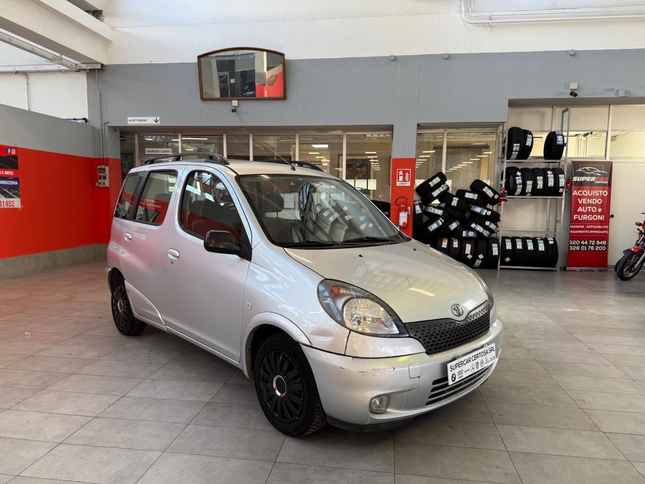 Toyota Yaris verso 1.0i cabio automatico