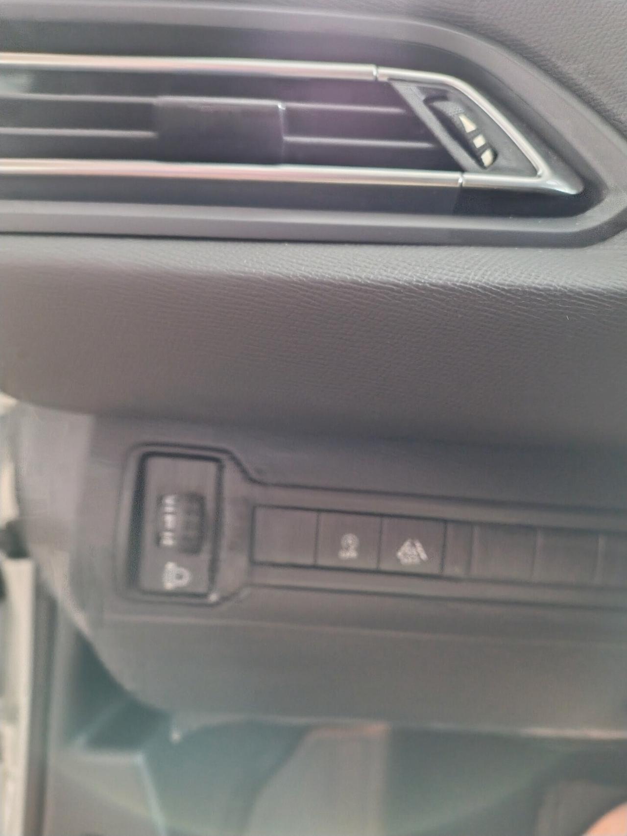 Peugeot 308 BlueHDi 120 S&S Business